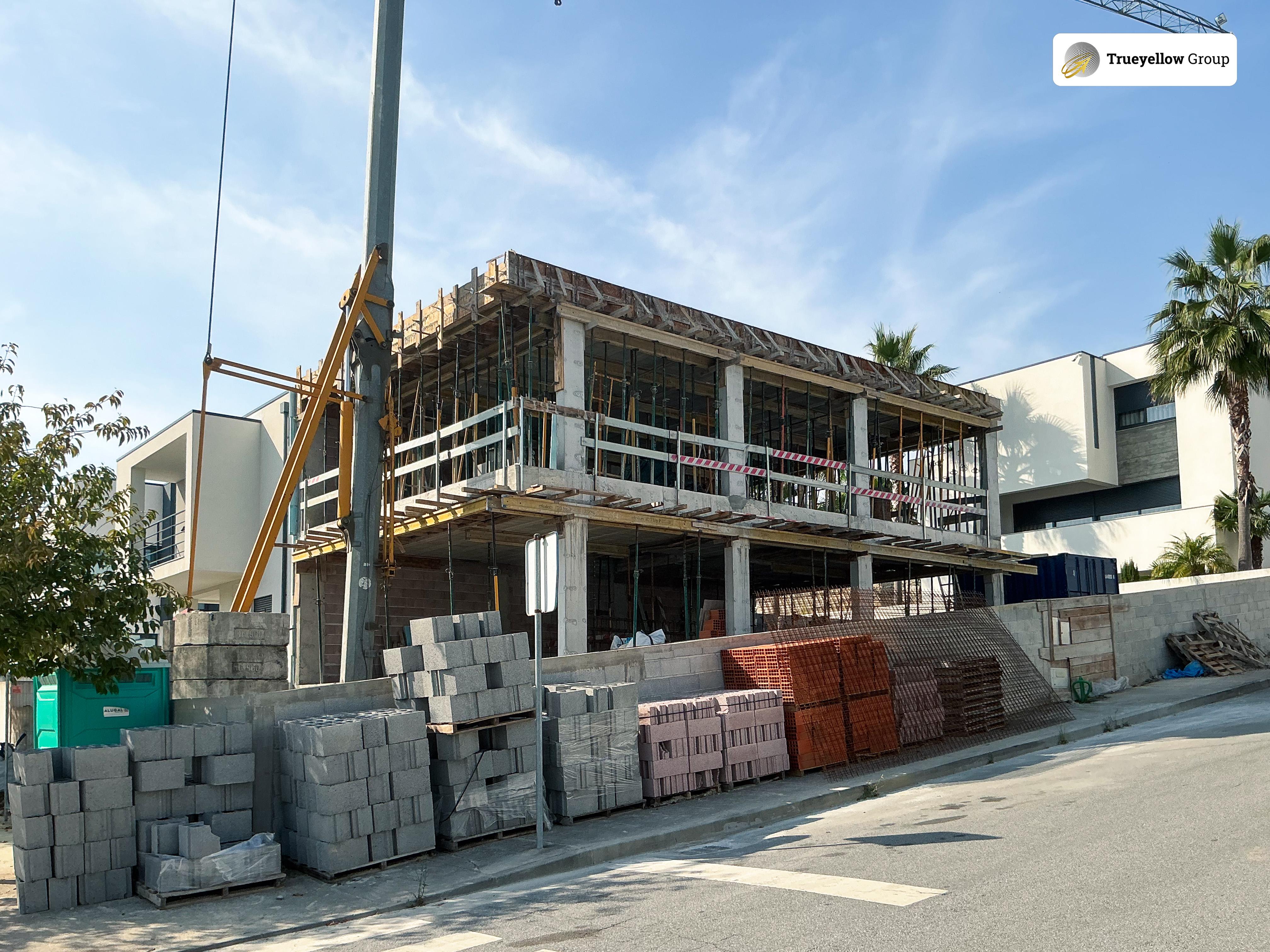 Moradia em Silva Escura - TRUEYELLOW Engenharia e Construção (Copy) - Image# 1